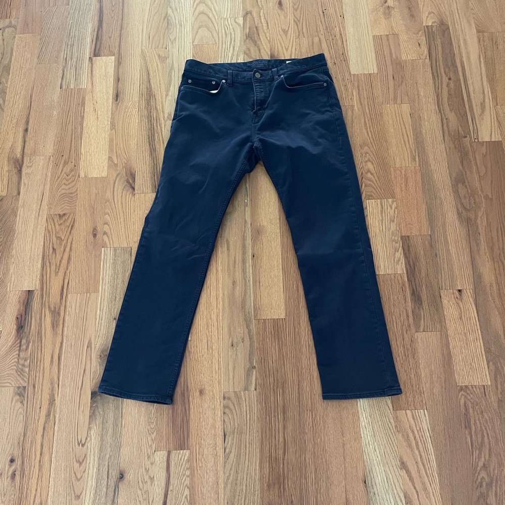 Banana Republic traveler stretch chino slim fit 35 waist and 32 length. Navy